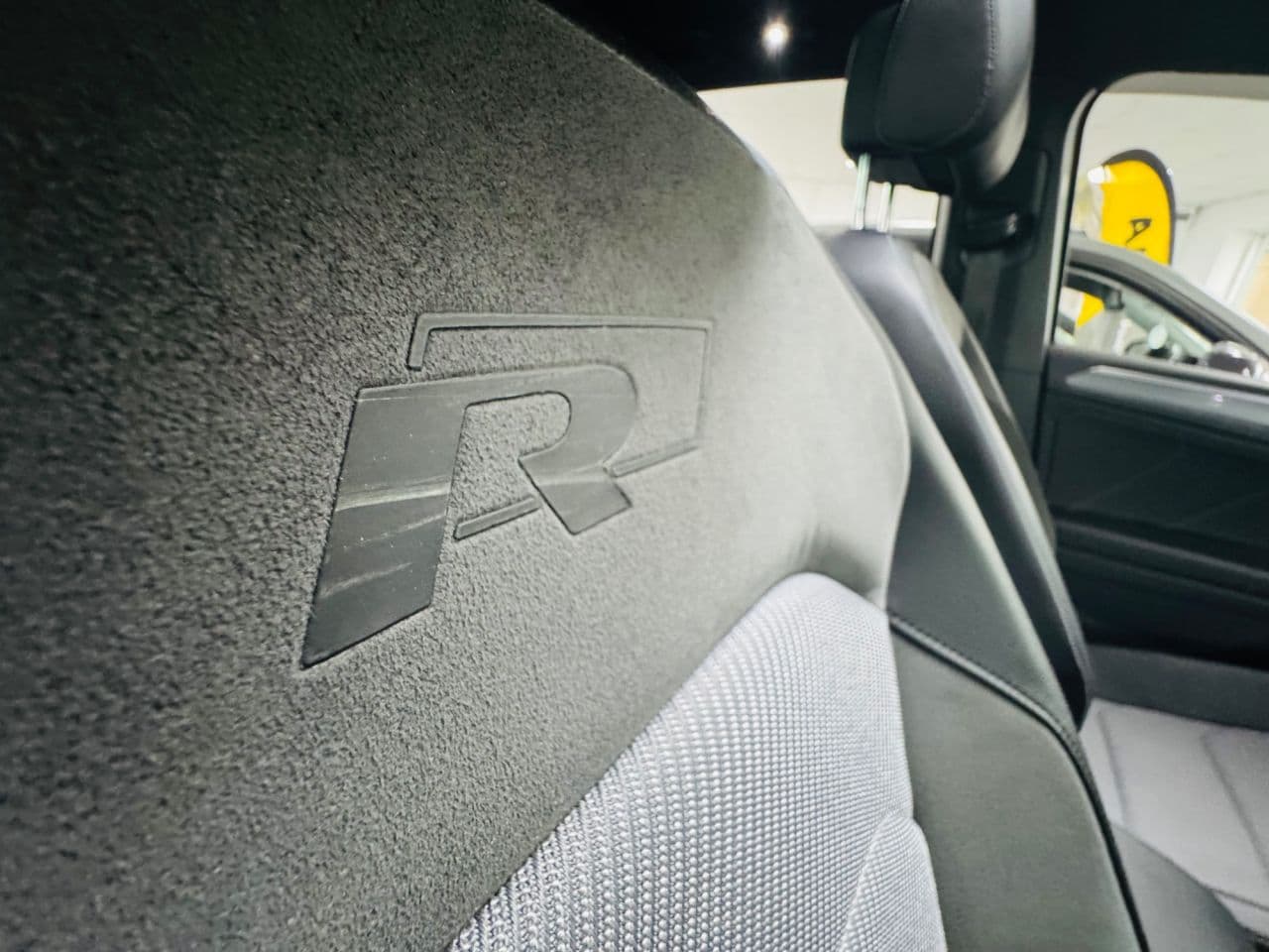 Volkswagen Tiguan 2.0 TDI R-Line Tech — image 23
