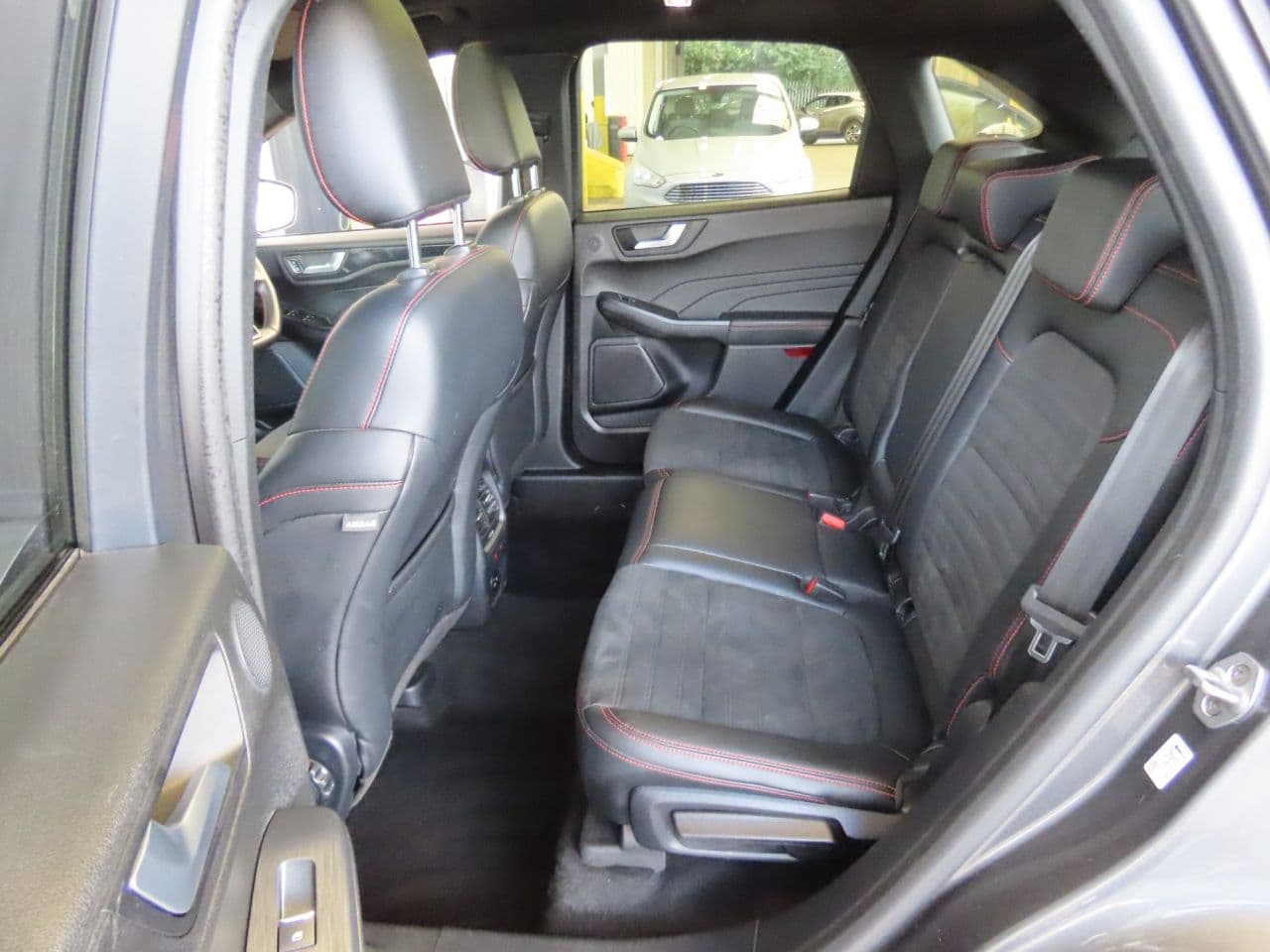 Ford Kuga 1.5 EcoBlue ST-Line X Edition — image 10
