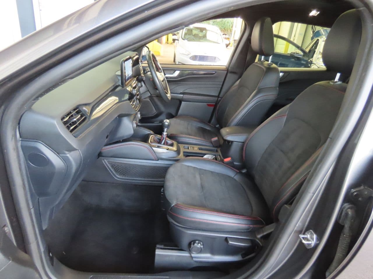 Ford Kuga 1.5 EcoBlue ST-Line X Edition — image 8