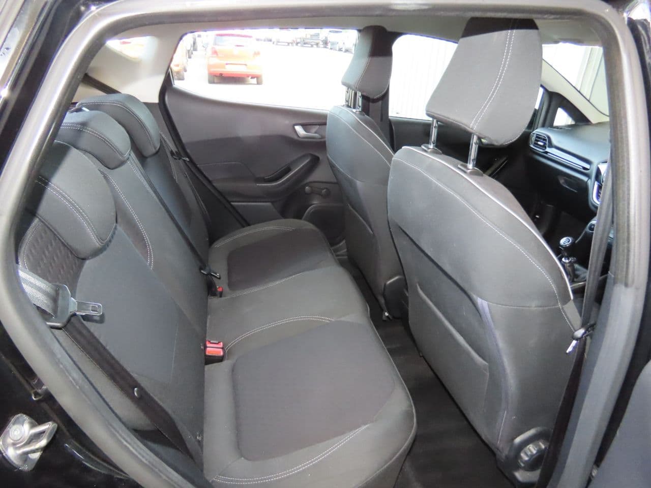 Ford Fiesta 1.0T EcoBoost GPF Zetec — image 11