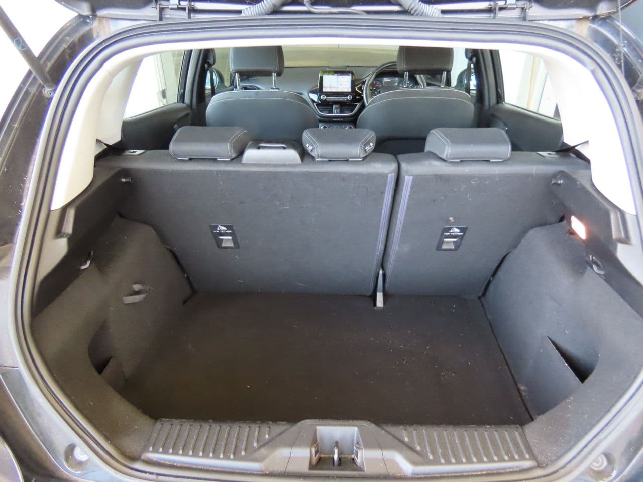 Ford Fiesta 1.0T EcoBoost GPF Zetec — image 12