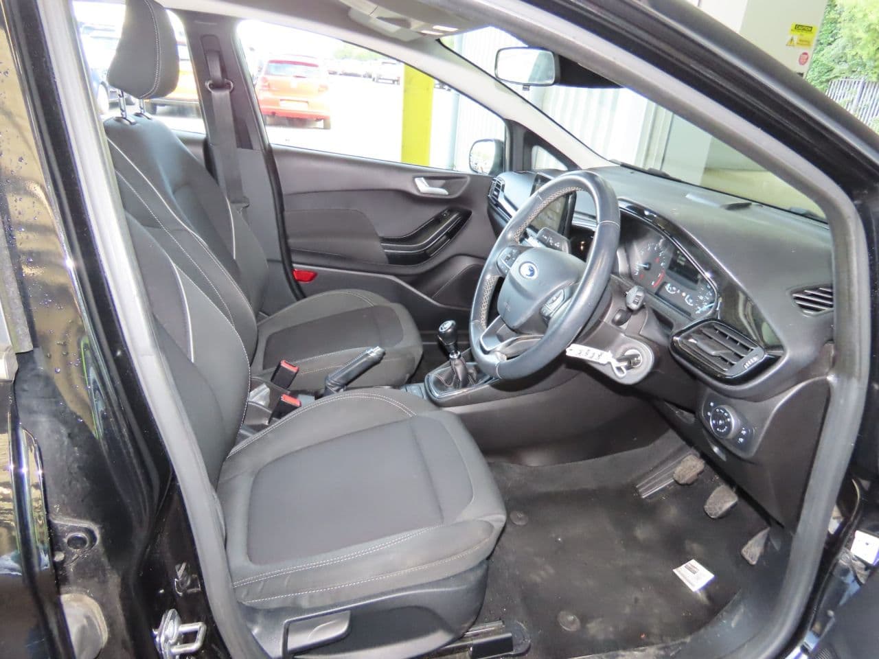 Ford Fiesta 1.0T EcoBoost GPF Zetec — image 7