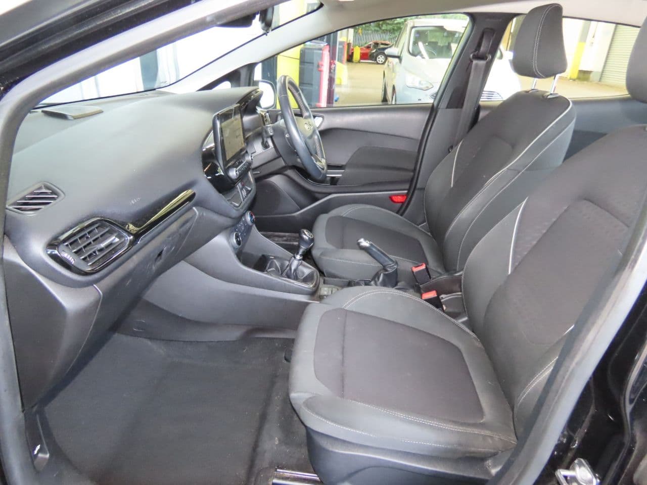 Ford Fiesta 1.0T EcoBoost GPF Zetec — image 8