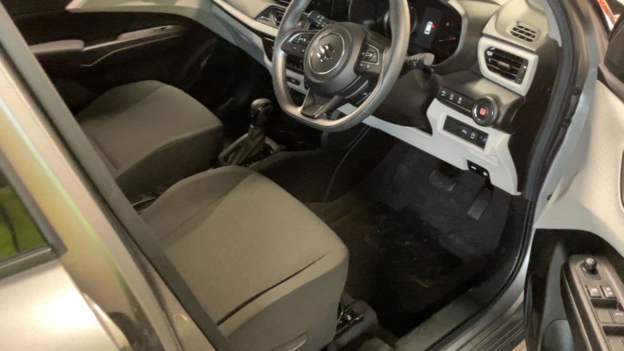 Suzuki Swift 1.2 MHEV Motion — image 2