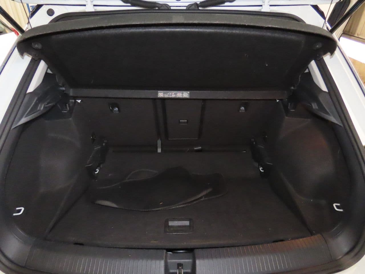 Volkswagen T-Roc 1.0 TSI GPF Design — image 12