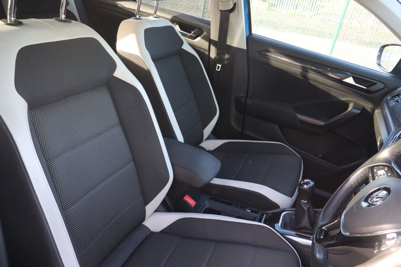 Volkswagen T-Roc 1.0 TSI SEL — image 6