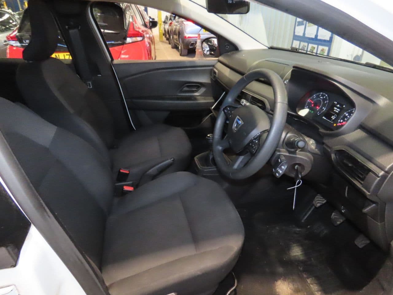 Dacia Sandero 1.0 SCe Essential — image 7