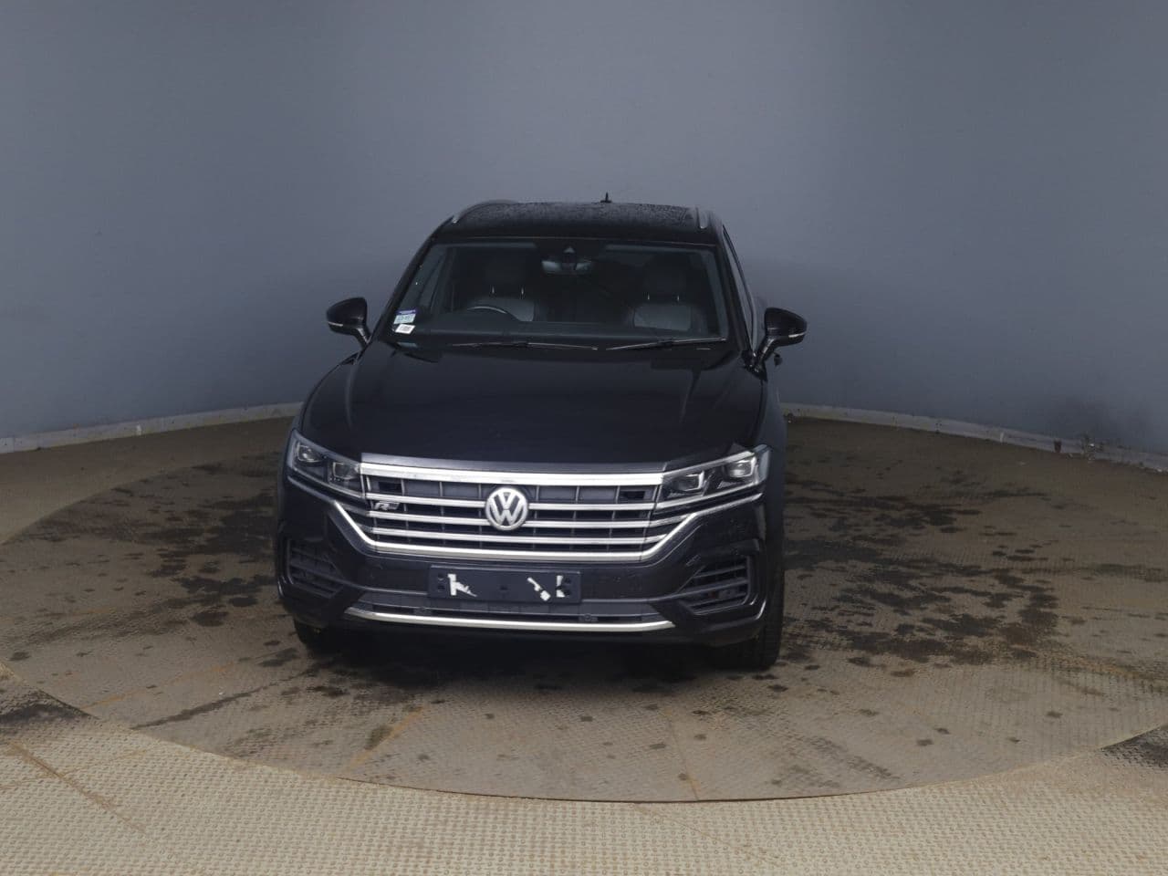 Volkswagen Touareg 3.0 TDI V6 R-Line — image 2