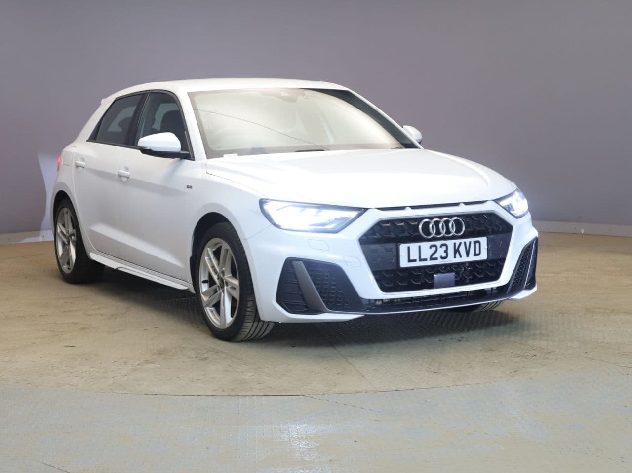 Audi A1 1.0 TFSI 25 S line Sportback view 1