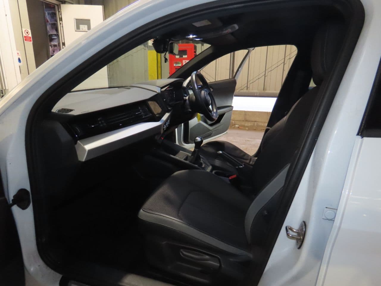 Audi A1 1.0 TFSI 25 S line Sportback — image 8