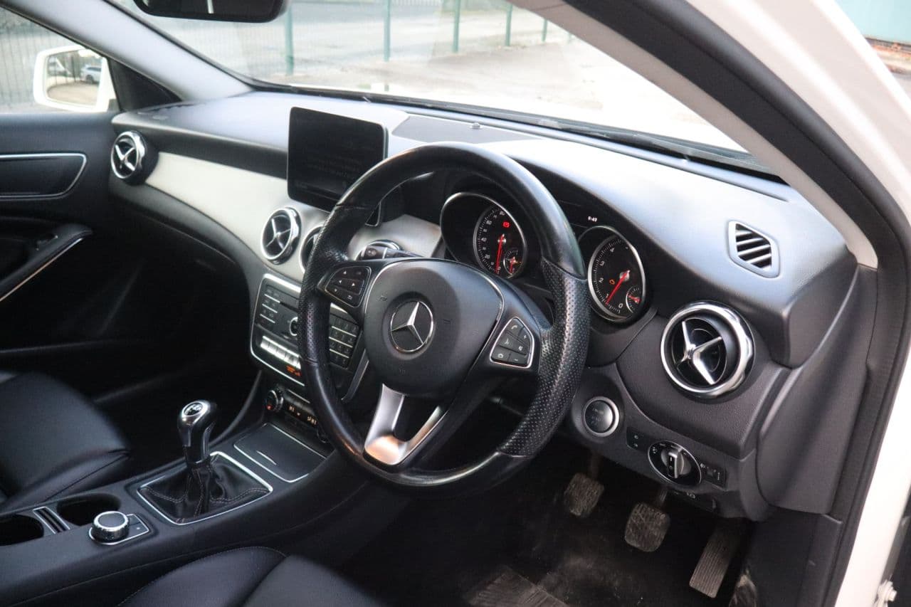 Mercedes-Benz Gla Class 1.6 GLA200 Sport — image 5
