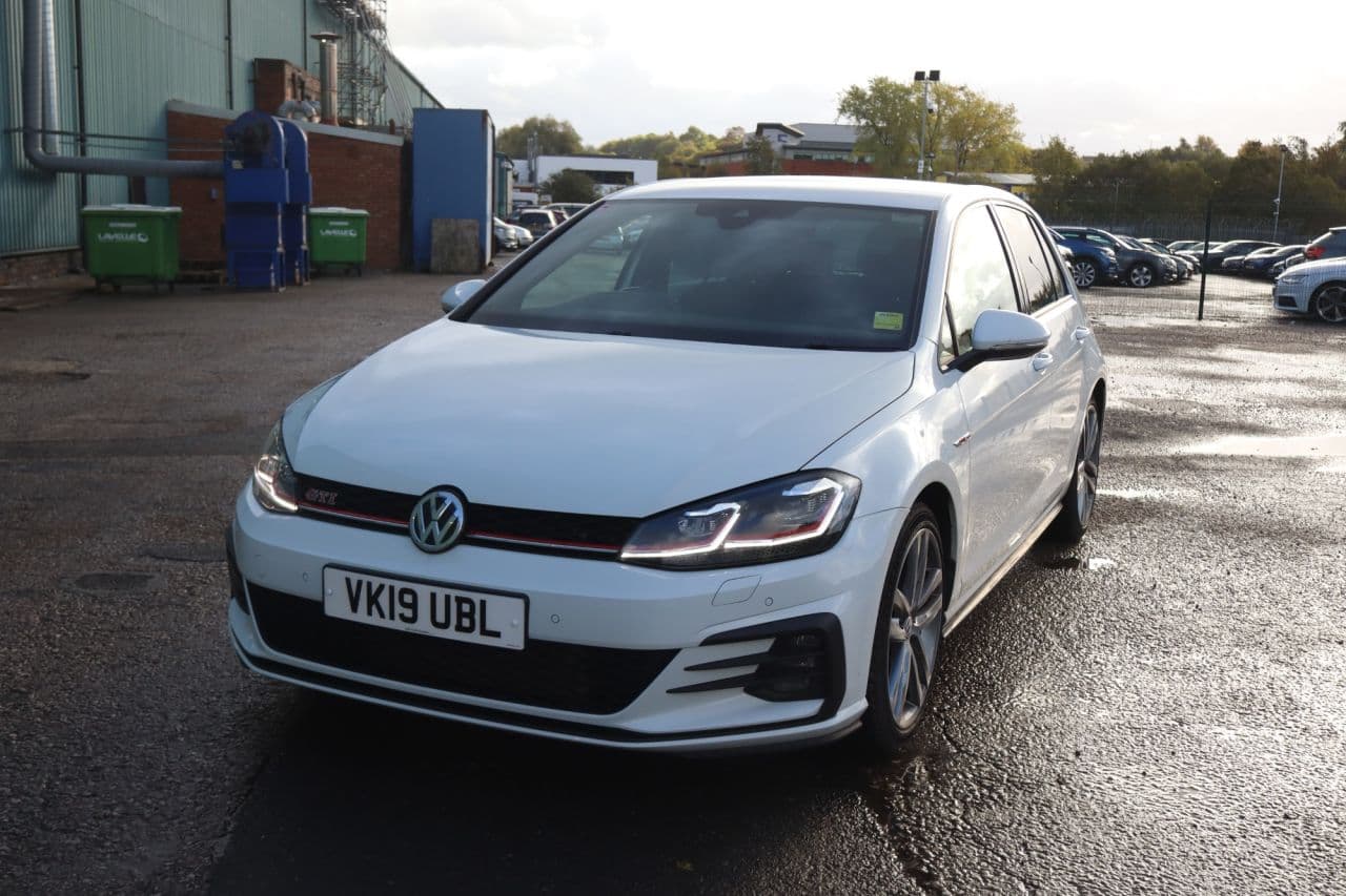 Volkswagen Golf 2.0 TSI GPF GTI Performance — image 2