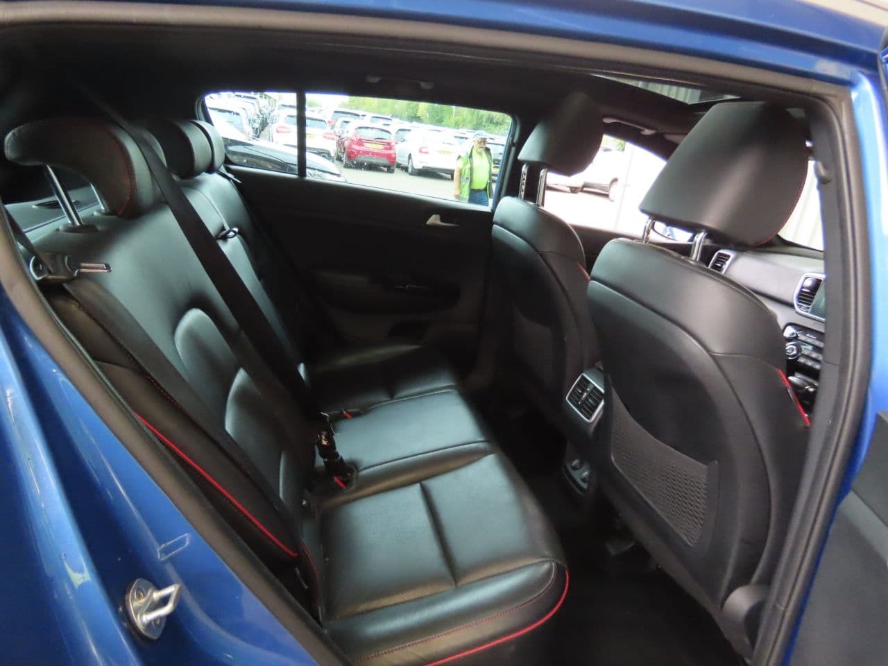 Kia Sportage 1.6 T-GDi GT-Line S — image 11