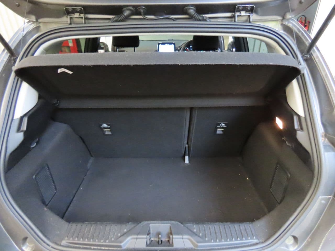 Ford Fiesta 1.0T EcoBoost MHEV Titanium — image 12