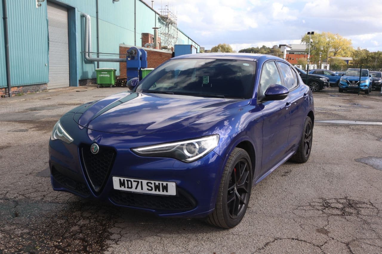 Alfa Romeo Stelvio 2.0T Veloce — image 3