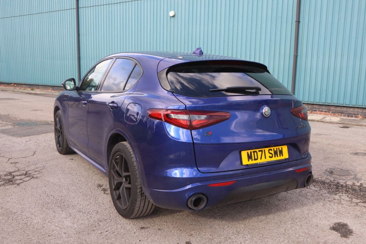 Alfa Romeo Stelvio 2.0T Veloce — image 4