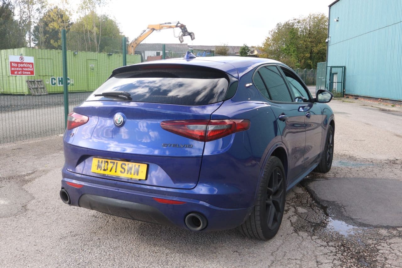 Alfa Romeo Stelvio 2.0T Veloce — image 5
