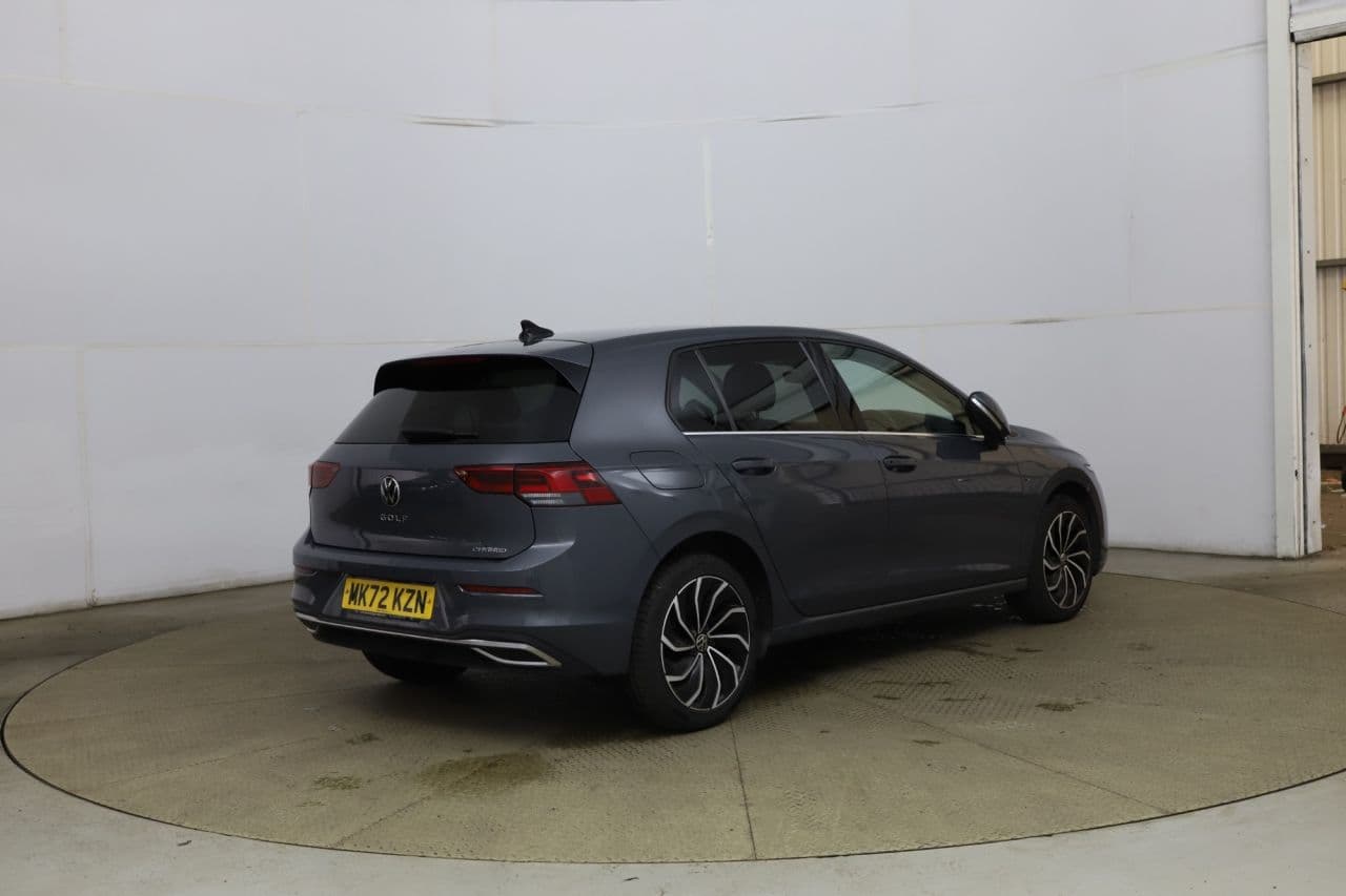 Volkswagen Golf 1.4 TSI 13kWh Style — image 6