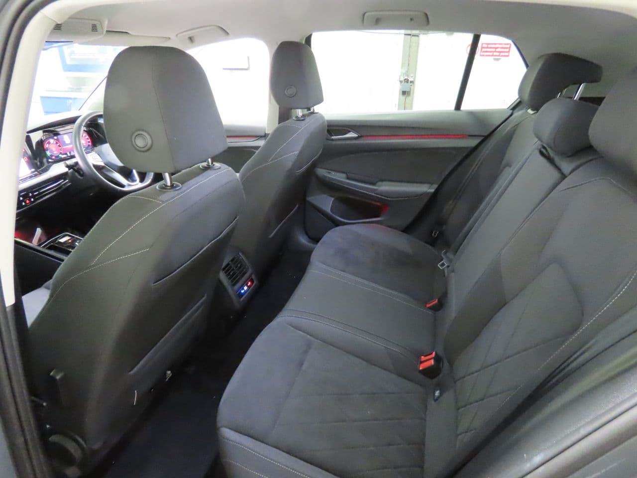Volkswagen Golf 1.4 TSI 13kWh Style — image 10