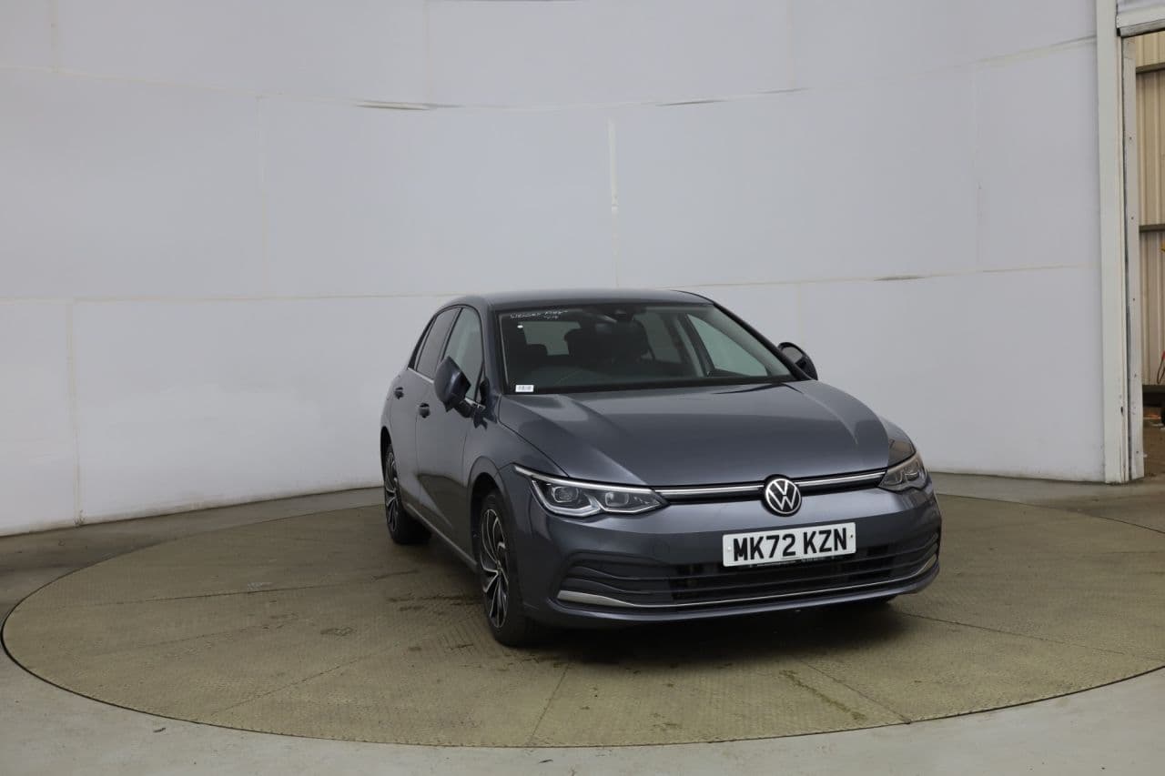 Volkswagen Golf 1.4 TSI 13kWh Style view 1