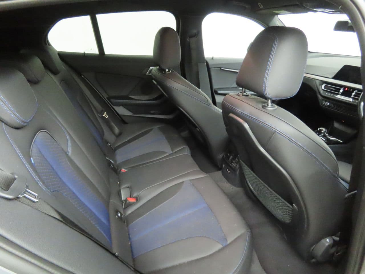 BMW 1 Series 1.5 118i M Sport (LCP) — image 11
