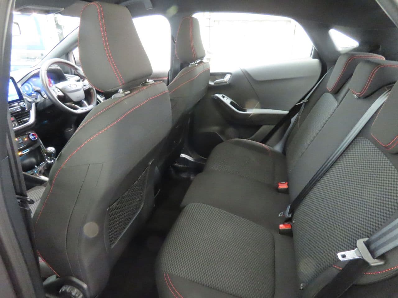 Ford Puma 1.0T EcoBoost MHEV ST-Line — image 10