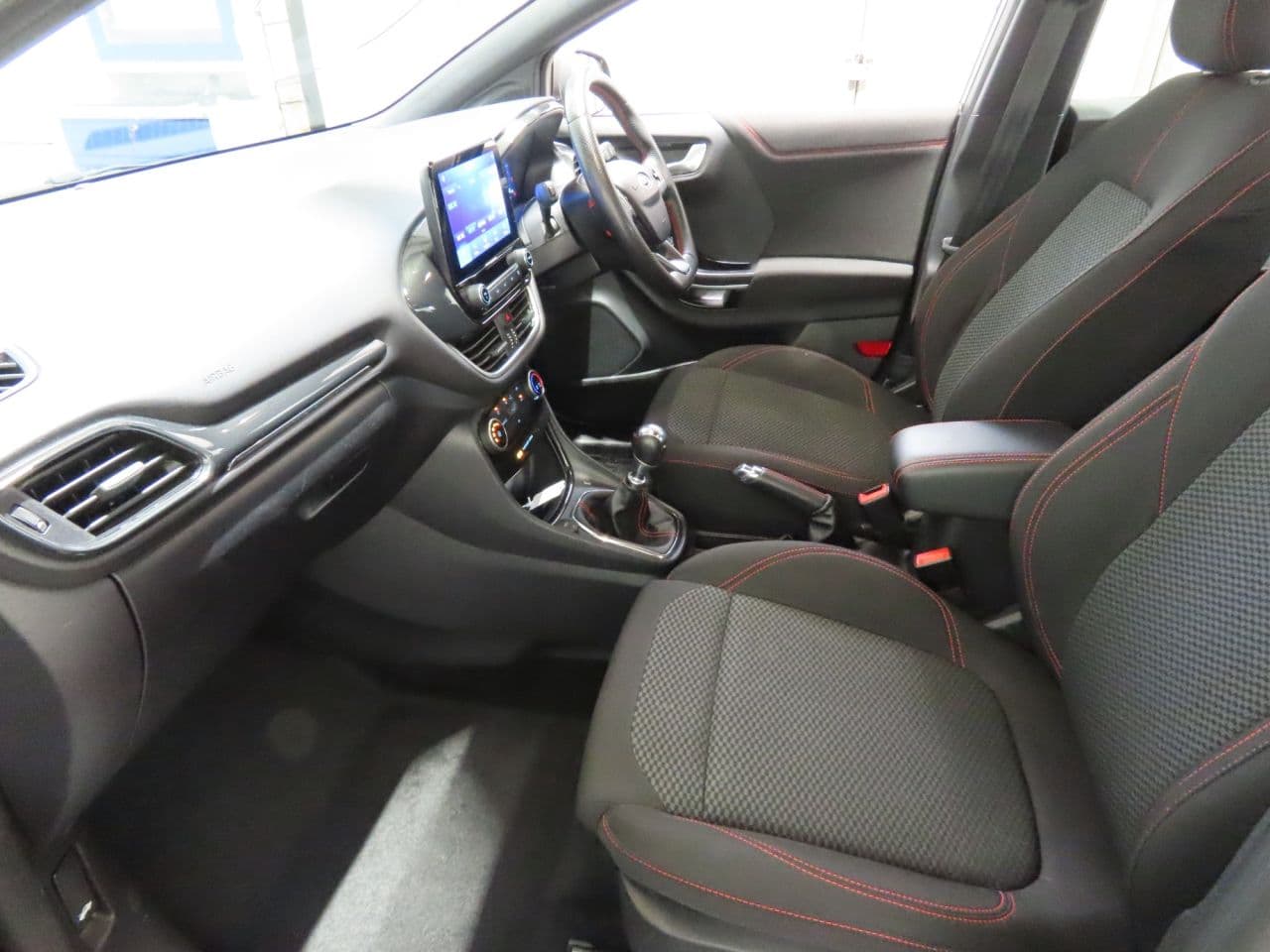 Ford Puma 1.0T EcoBoost MHEV ST-Line — image 8