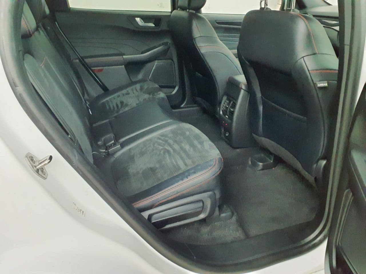 Ford Kuga 2.5 Duratec 14.4kWh ST-Line X Edition — image 12
