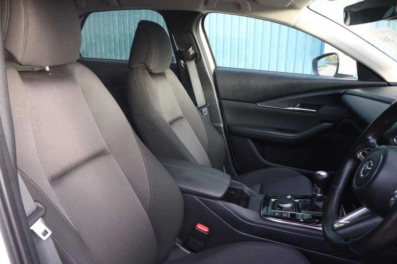 Mazda CX-30 2.0 e-SKYACTIV G MHEV Sport Lux — image 7