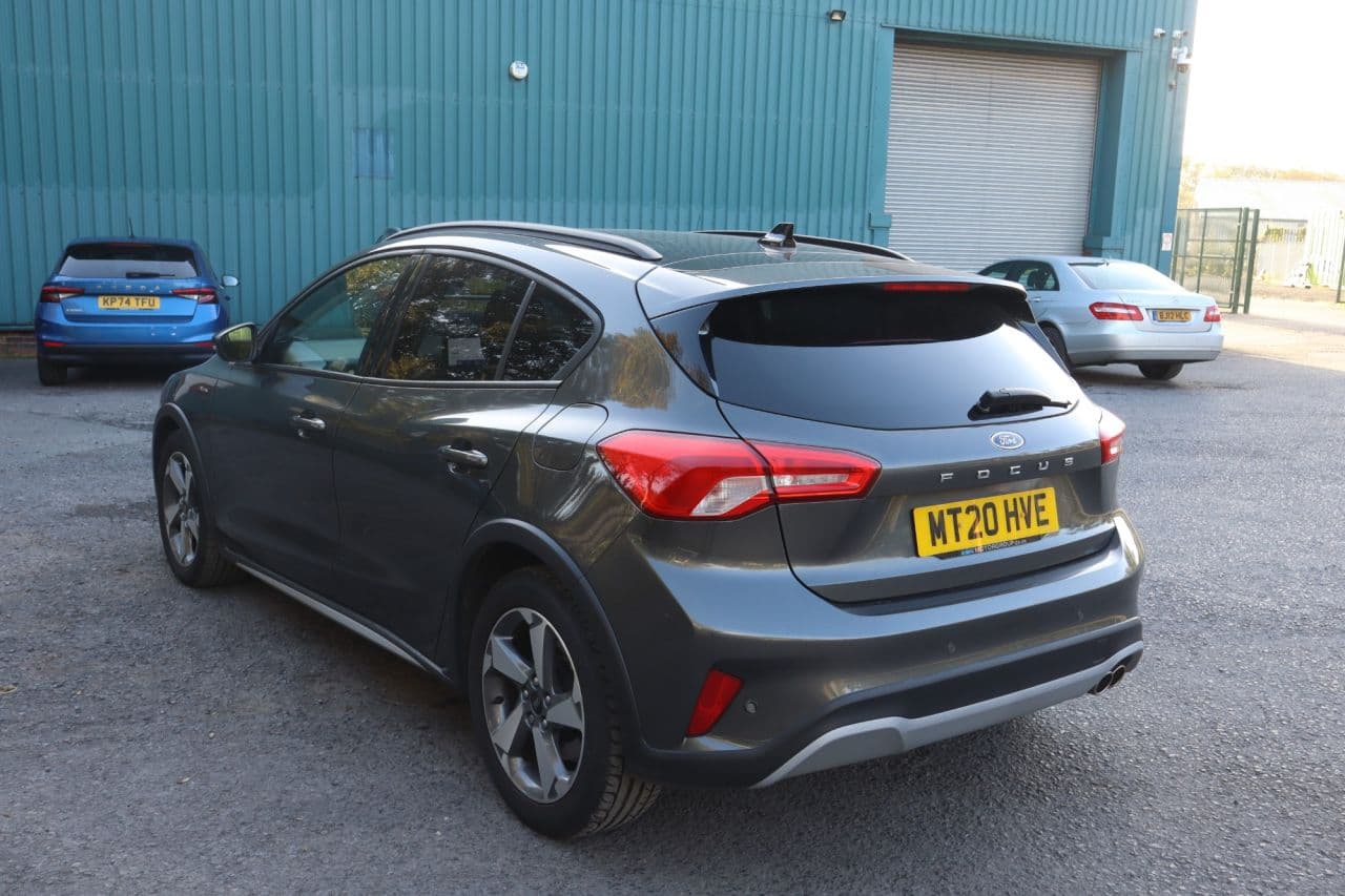 Ford Focus 1.0T EcoBoost Active — image 3