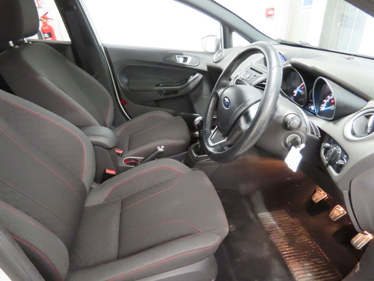Ford Fiesta 1.5 TDCi ST-Line — image 7
