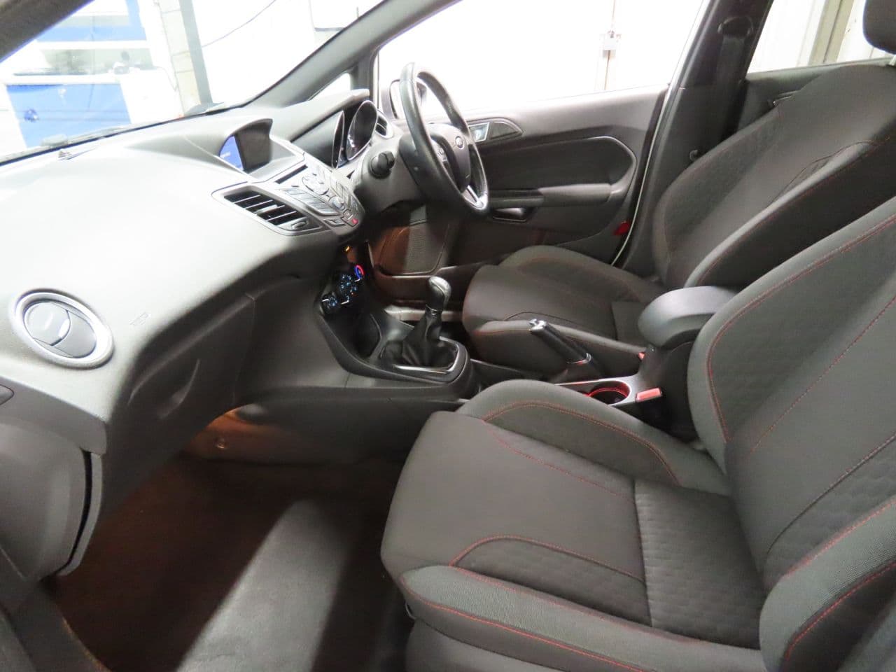 Ford Fiesta 1.5 TDCi ST-Line — image 8