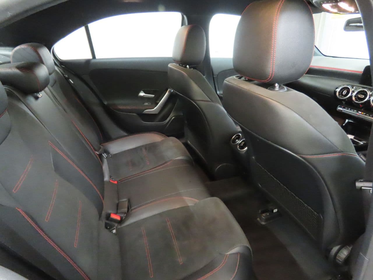 Mercedes-Benz A Class 1.3 A200 AMG Line — image 11