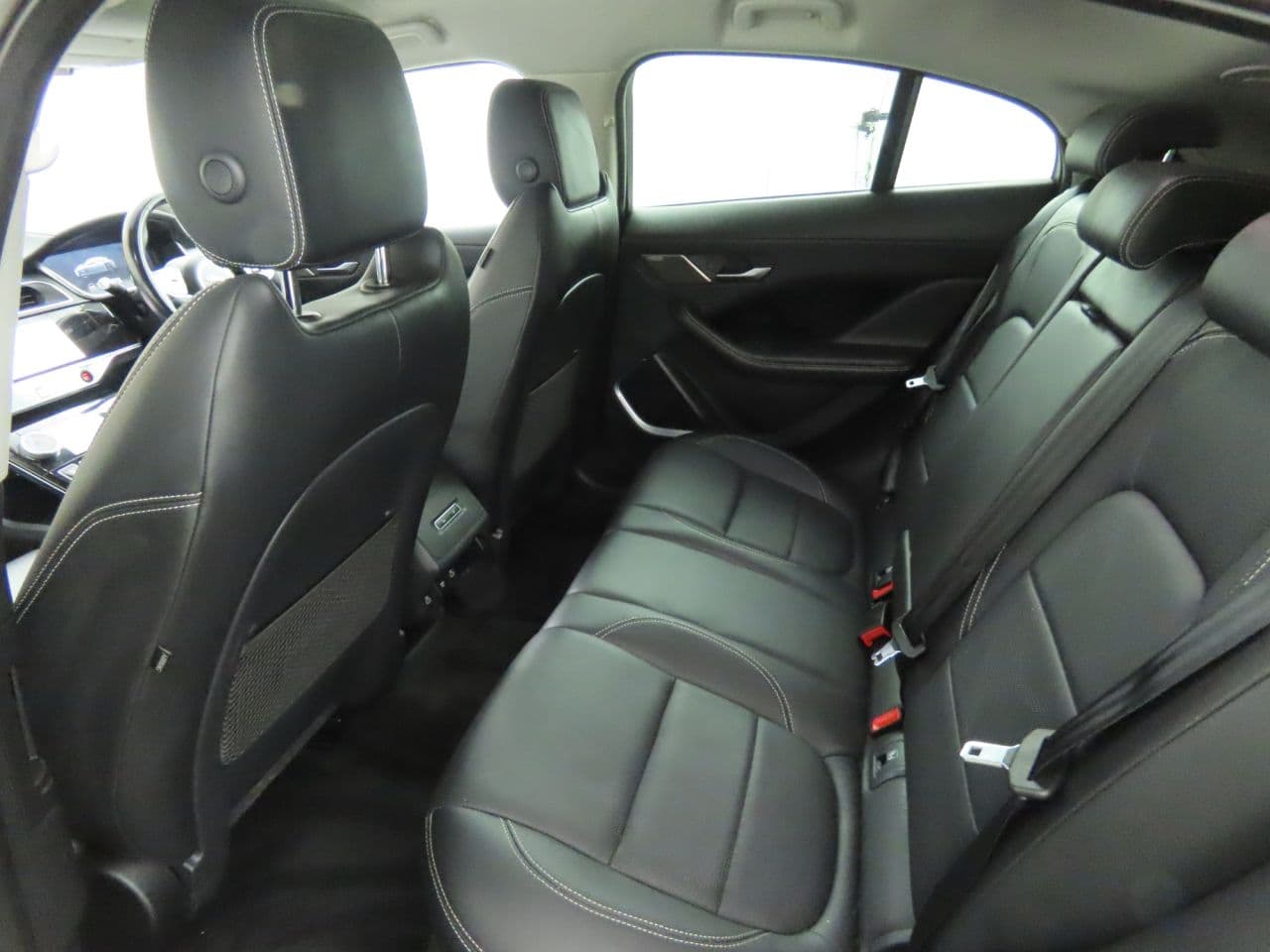 Jaguar I-Pace 400 90kWh HSE — image 10