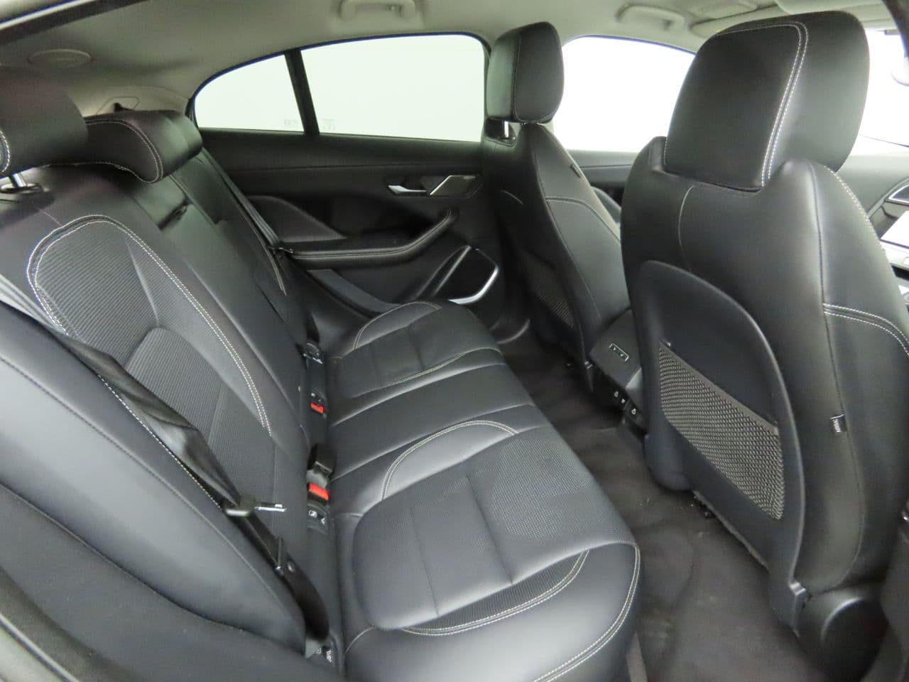 Jaguar I-Pace 400 90kWh HSE — image 11
