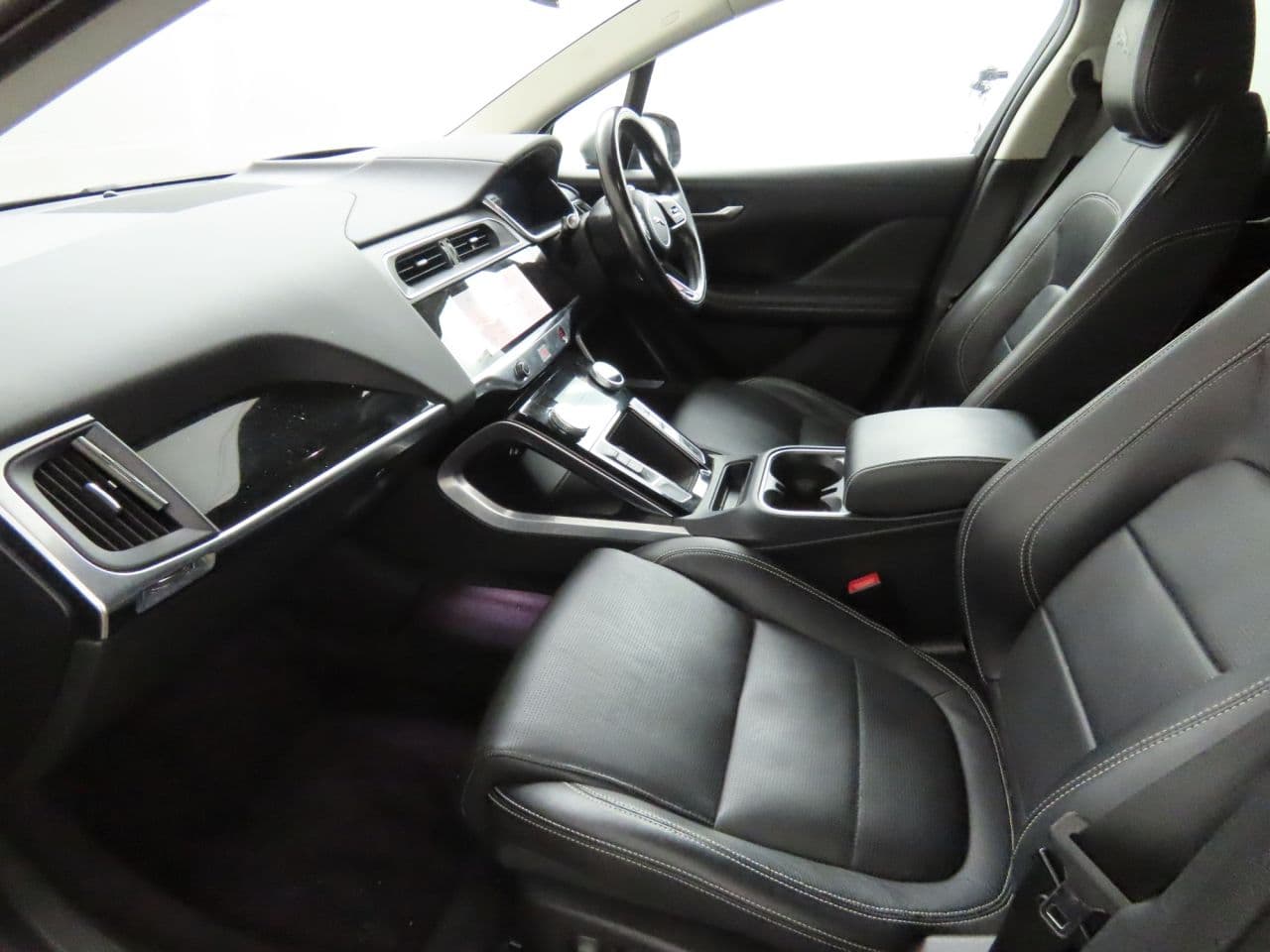 Jaguar I-Pace 400 90kWh HSE — image 8