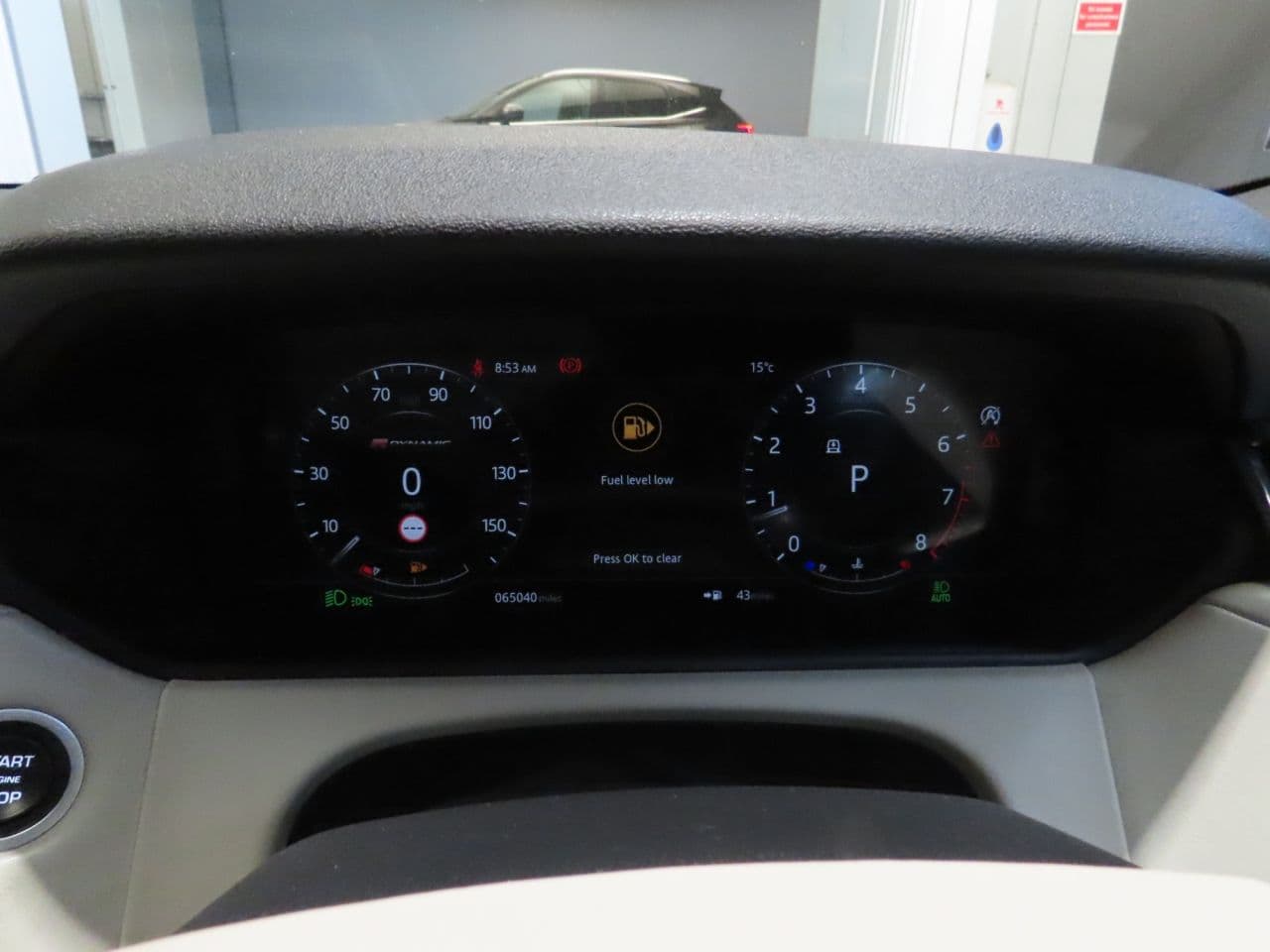 Land Rover Range Rover Velar 2.0 P300 R-Dynamic HSE — image 9