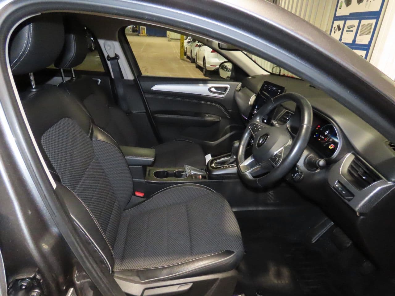 Renault Arkana 1.6 E-TECH S Edition — image 7