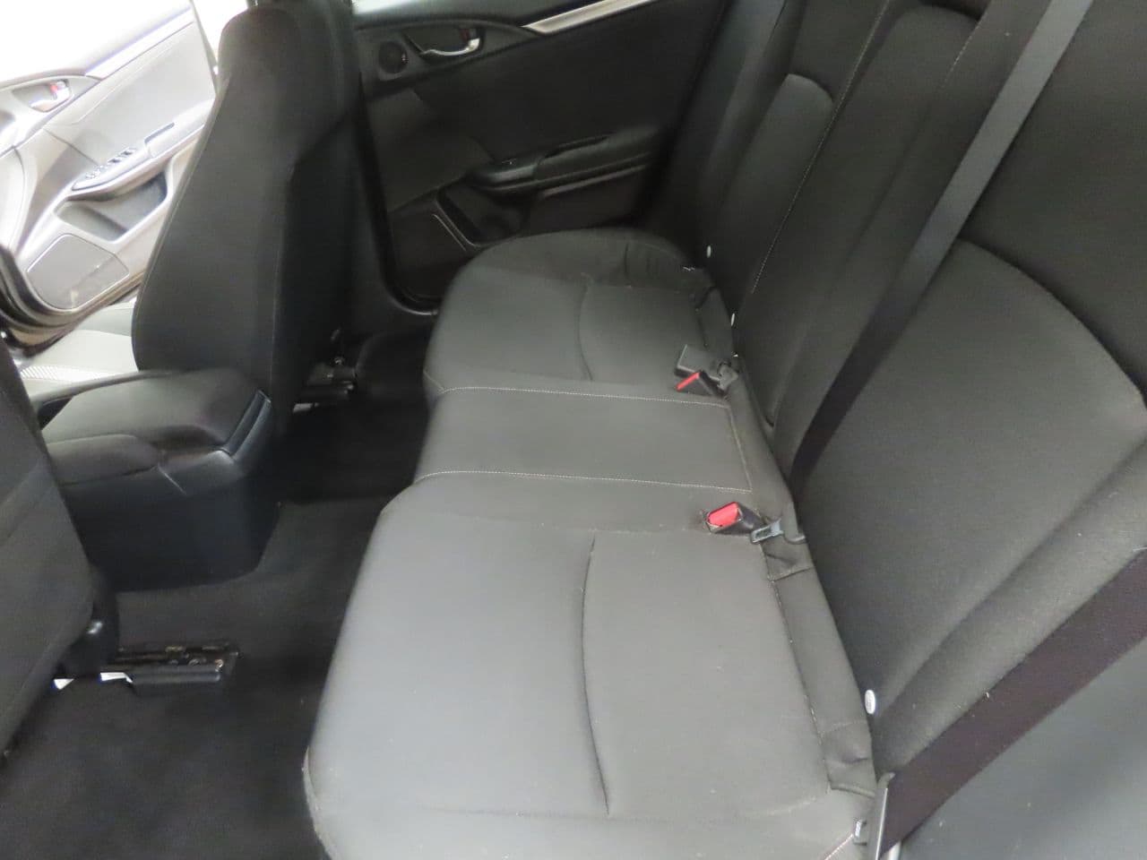 Honda Civic 1.0 VTEC Turbo SR — image 10