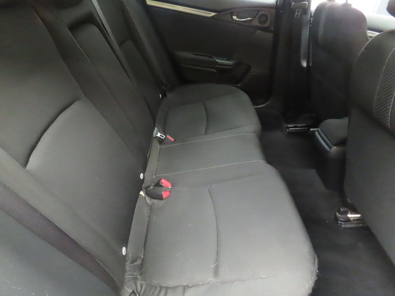 Honda Civic 1.0 VTEC Turbo SR — image 11