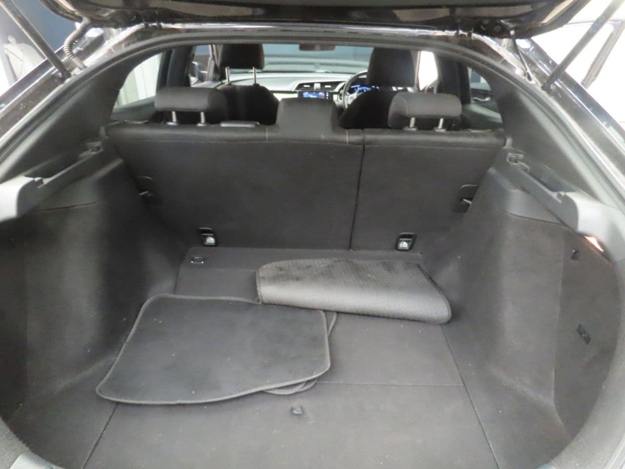 Honda Civic 1.0 VTEC Turbo SR — image 12