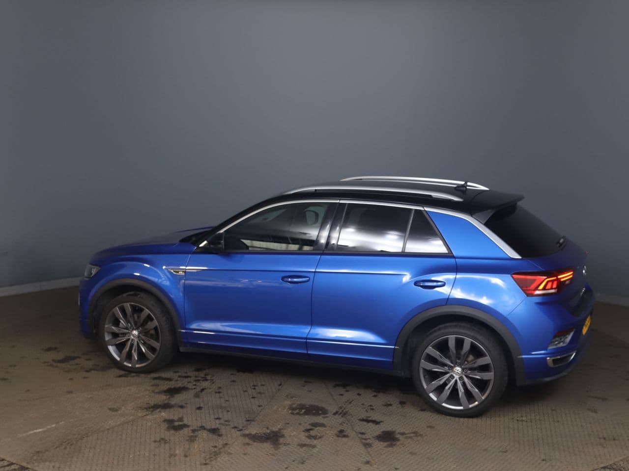 Volkswagen T-Roc 2.0 TSI GPF R-Line — image 5