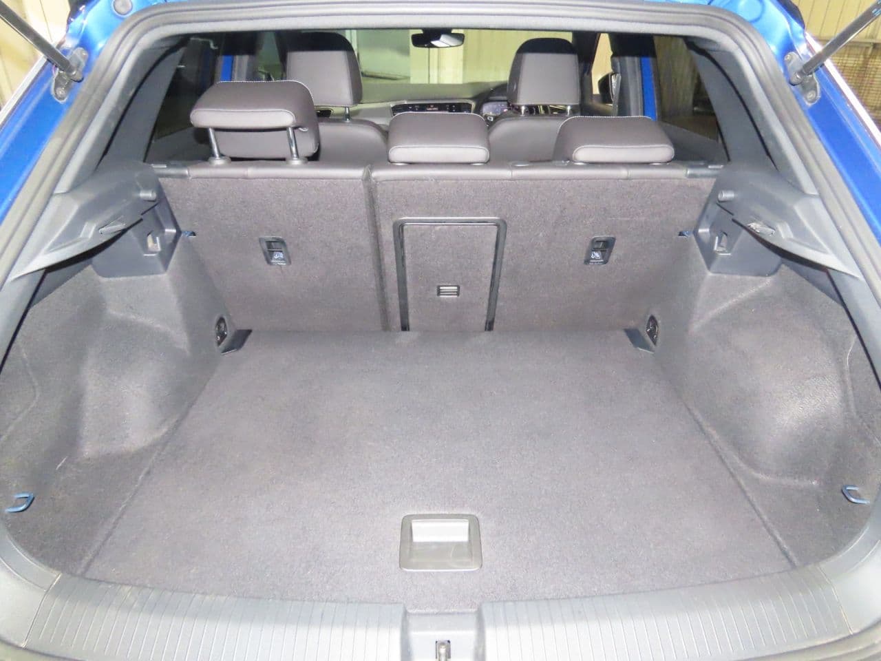Volkswagen T-Roc 2.0 TSI GPF R-Line — image 12