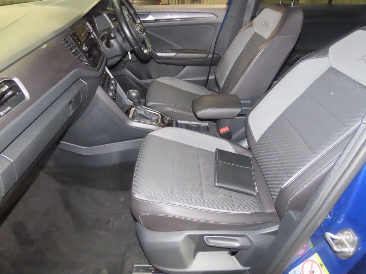 Volkswagen T-Roc 2.0 TSI GPF R-Line — image 8