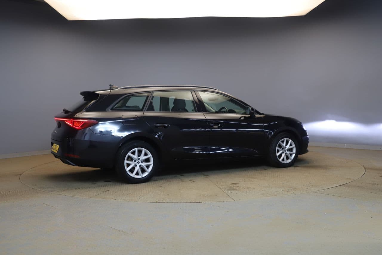 Seat Leon 1.0 eTSI MHEV SE — image 5