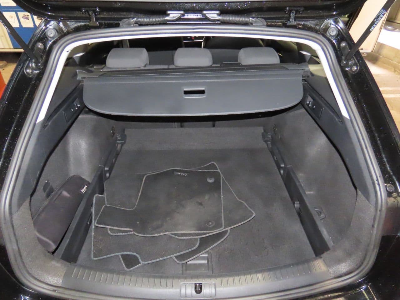 Seat Leon 1.0 eTSI MHEV SE — image 12