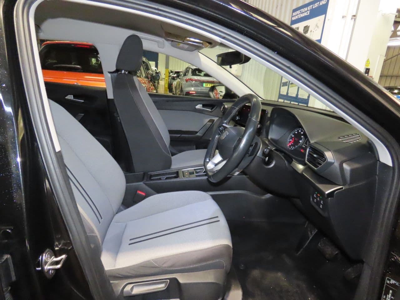 Seat Leon 1.0 eTSI MHEV SE — image 7