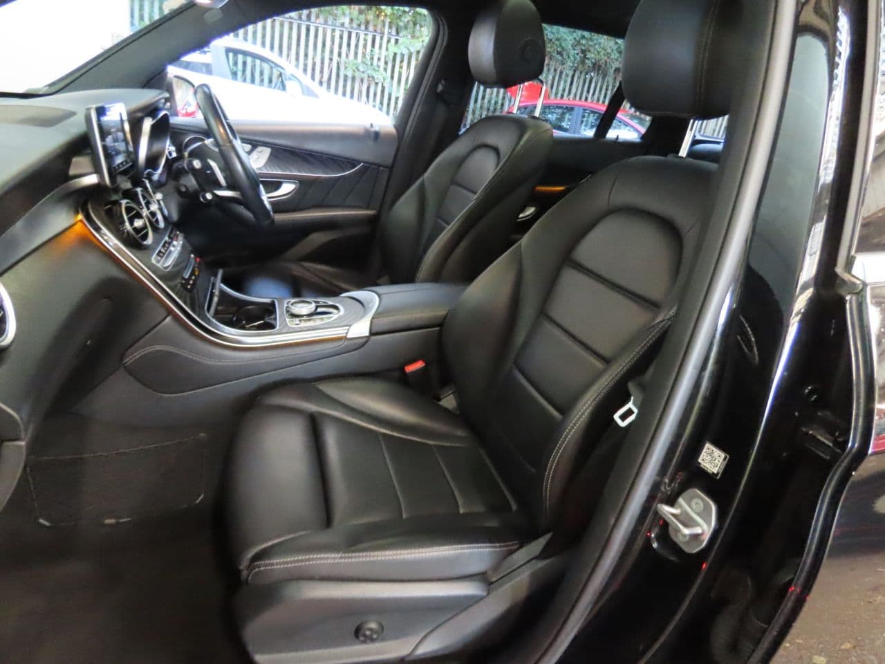 Mercedes-Benz Glc 2.1 GLC220d AMG Line (Premium) — image 8