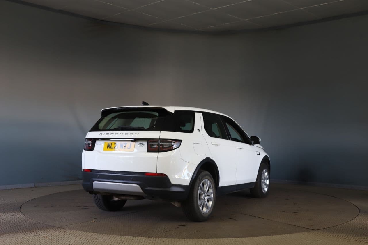 Land Rover Discovery Sport 2.0 D165 S — image 6