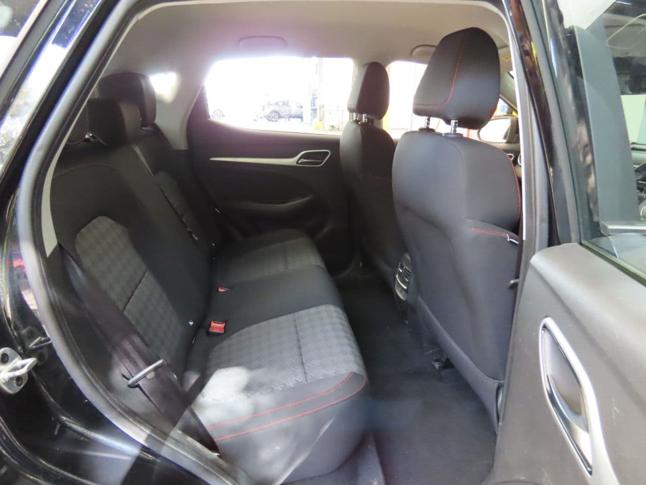 MG MG Zs 72.6kWh SE Long Range — image 11